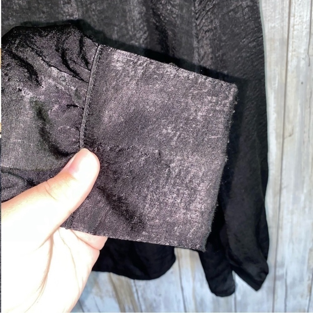 Entro Black Strap Open Shoulder Blouse - Picture 4 of 6